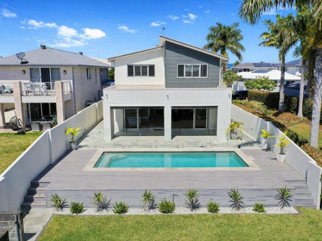 House for sale in Hope Island, Gold Coast City