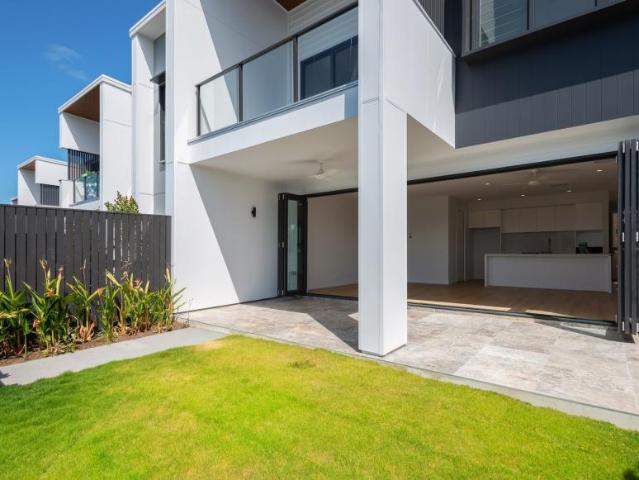 House for sale in Hope Island, Gold Coast City