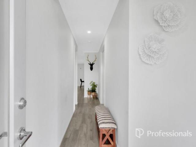 House for sale in Creekside, Melbourne