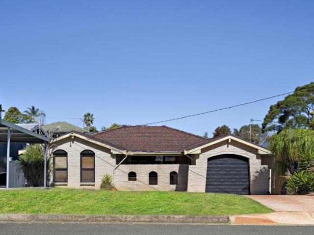 House for sale in Kanahooka, Wollongong City Council