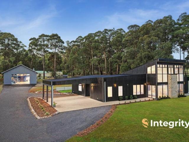 House for rent in Kinglake West, Victoria