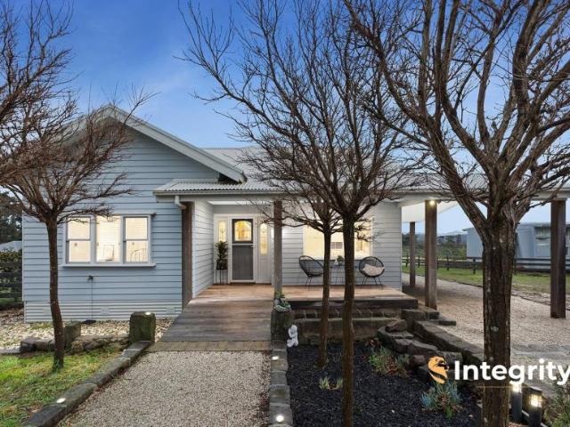 House for rent in Kinglake West, Victoria