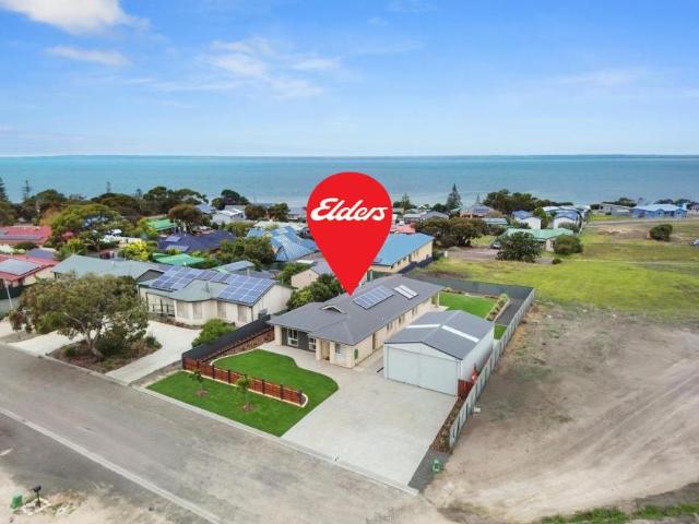 House for sale in Kingscote