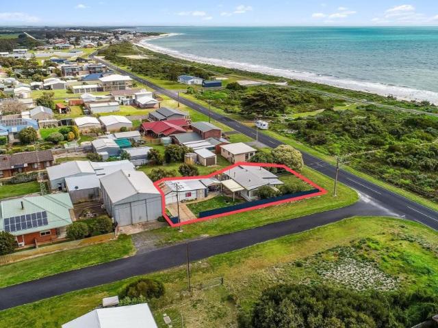 House for sale in Pinks Beach, Kingston SE