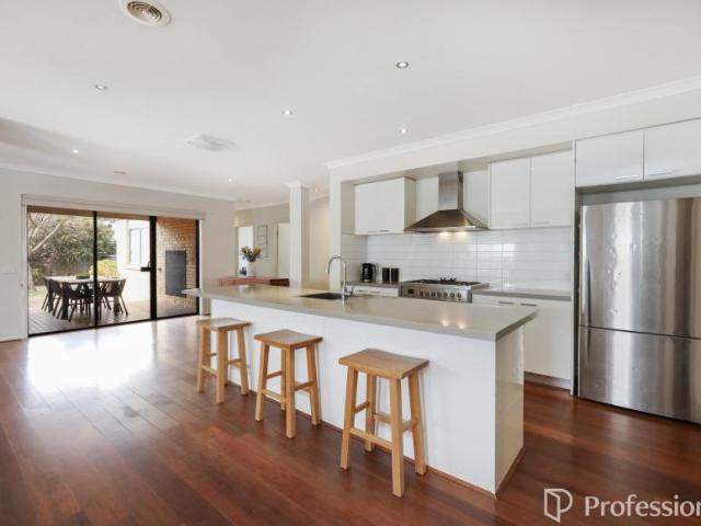 House for sale in Thoroughbred Park, Melbourne