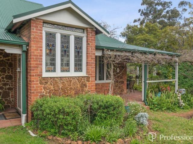 House for sale in Kalamunda, City Of Kalamunda