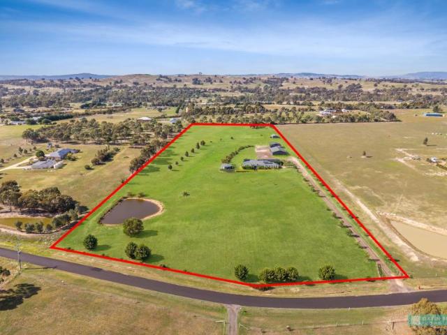 House for sale in Lockwood South, Victoria