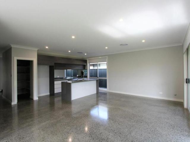 House for rent in Middleton Grange, Sydney