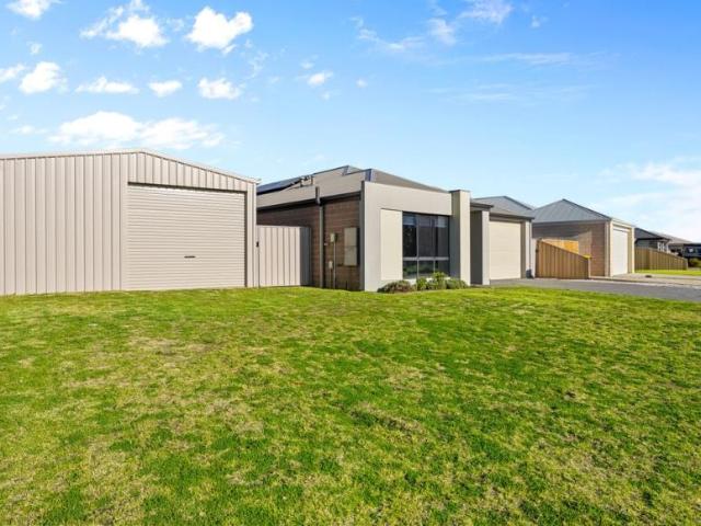 House for sale in Millbridge, Western Australia