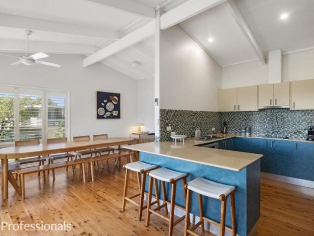 House for sale in Mollymook Beach, Shoalhaven City Council