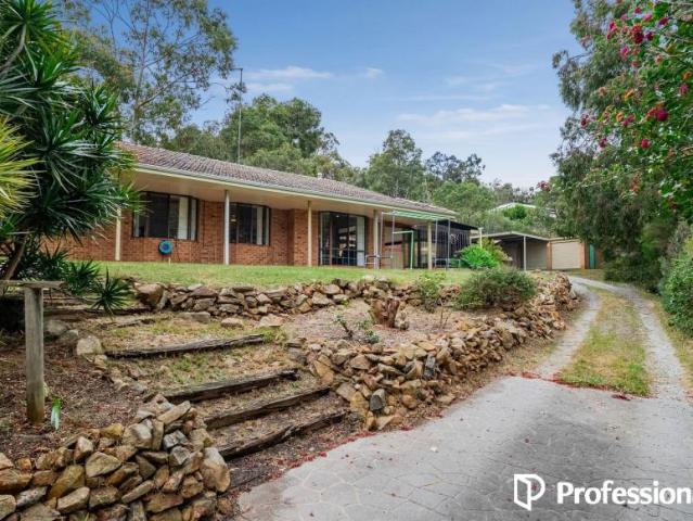 House for sale in Mount Nasura, City Of Armadale