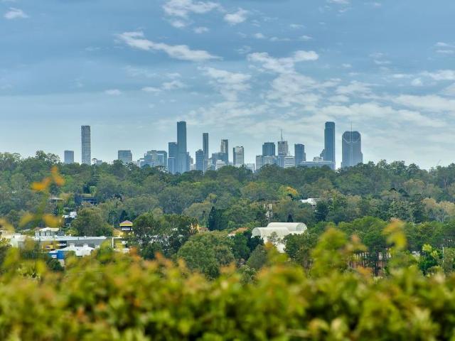 House for sale in Mount Ommaney, Greater Brisbane