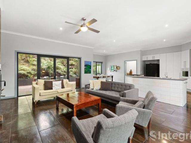 House for rent in Mount Toolebewong, Melbourne