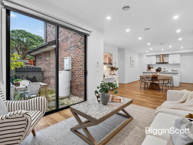 House for sale in Notting Hill, Melbourne