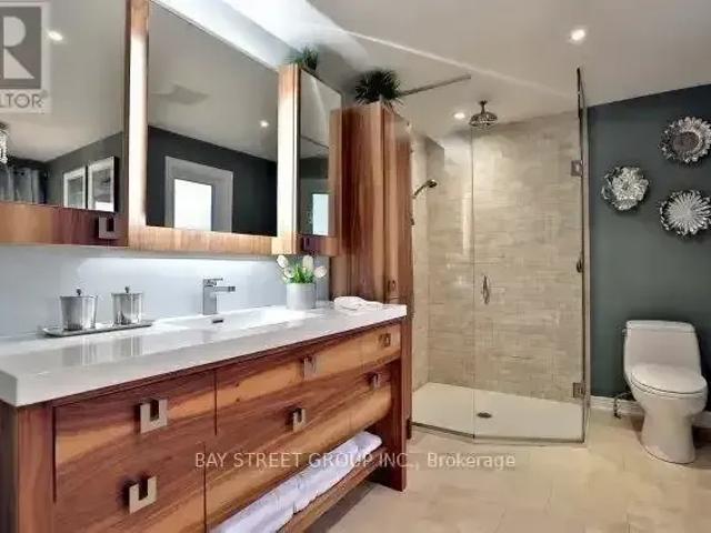 House for rent in Oakville