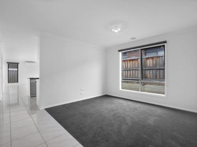 House for sale in Heathfield Estate, Melbourne
