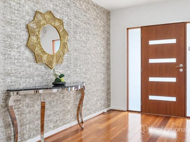 House for sale in Alamanda, Melbourne