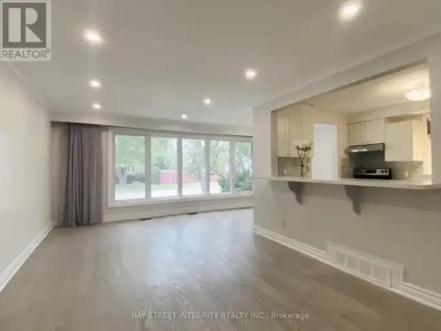 House for rent in Beverley Acres, Richmond Hill