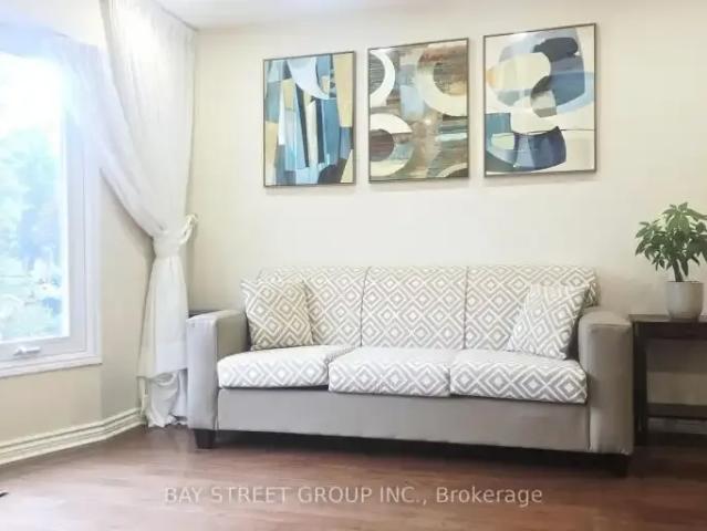 House for rent in Richmond Hill, Golden Horseshoe