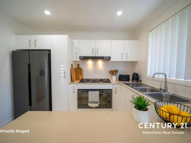 House for rent in Ropes Crossing Shopping Centre, Sydney