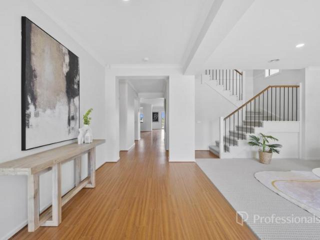 House for sale in Sanctuary Lakes, Melbourne