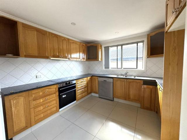 House for rent in St Clair, Sydney