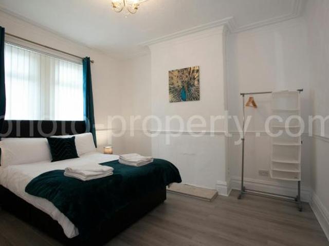 House for rent in Joiner's Square, Hanley