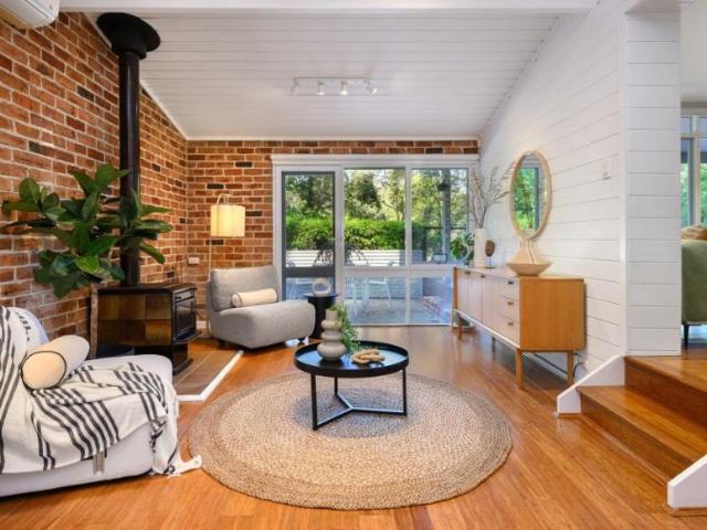 House for sale in Wahroonga, Ku-ring-gai Council