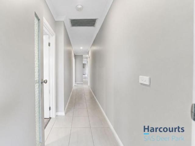 House for sale in Seventh Bend, Melbourne