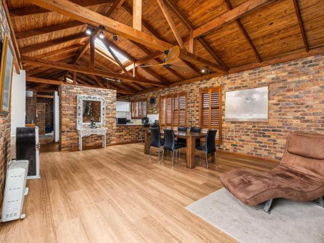 House for sale in Windaroo, Greater Brisbane