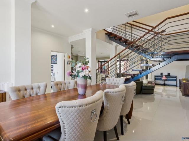 House for sale in Woodbridge, City of Swan