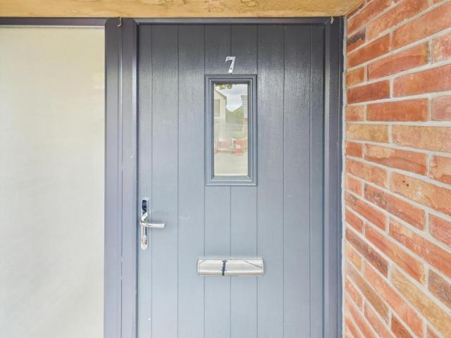 House for rent in Dodderhill, Crookhill