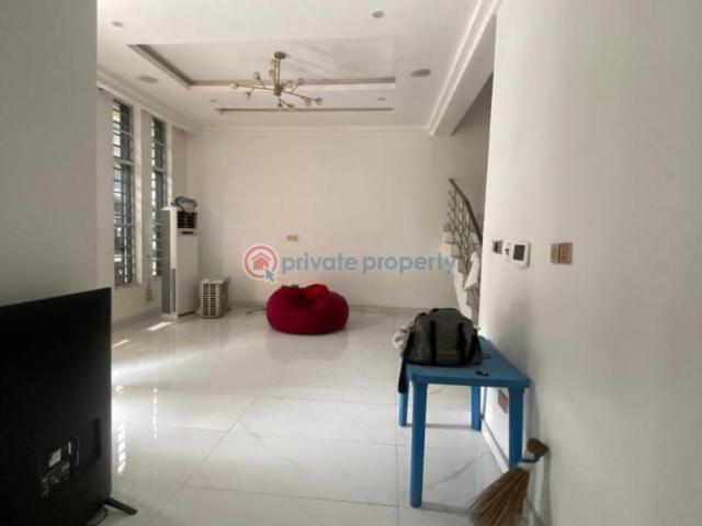 House for rent in Eti Osa, Lagos