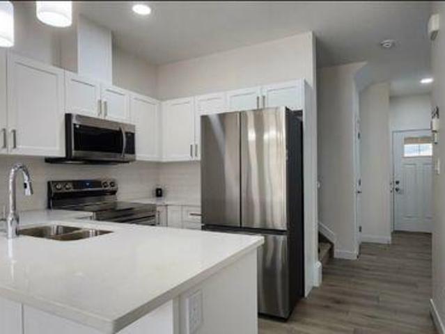 Room for rent in Wedgewood, Alberta
