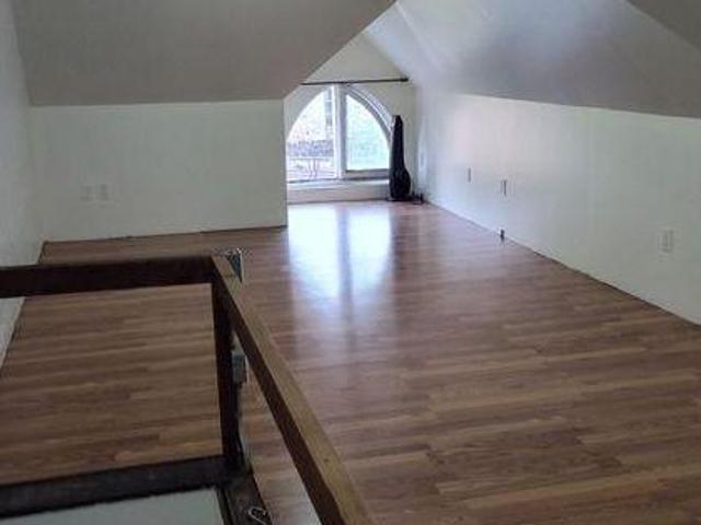 Room for rent in Ancaster, Ontario
