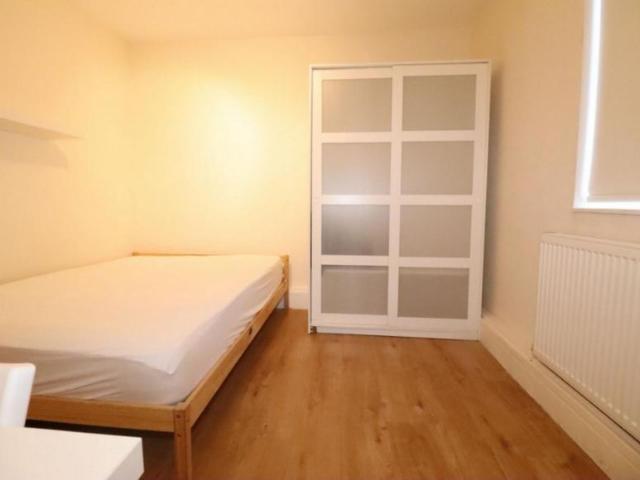 Room for rent in South Hackney, Greater London