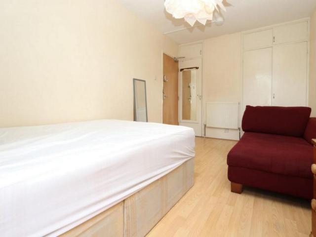 Room for rent in Old Ford, Mile End