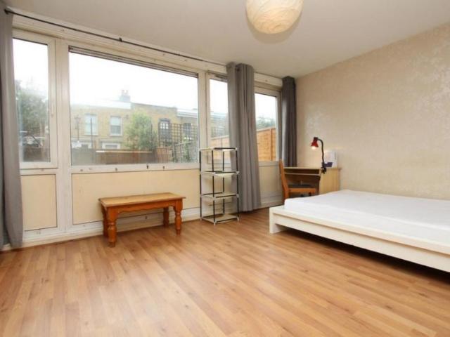 Room for rent in Old Ford, Mile End