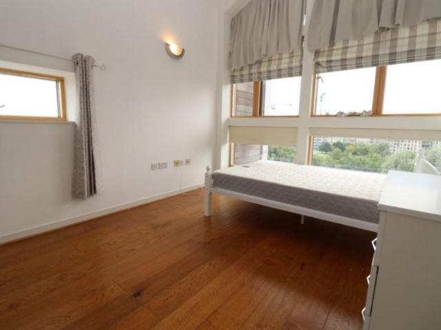 Room for rent in East Greenwich, Greater London