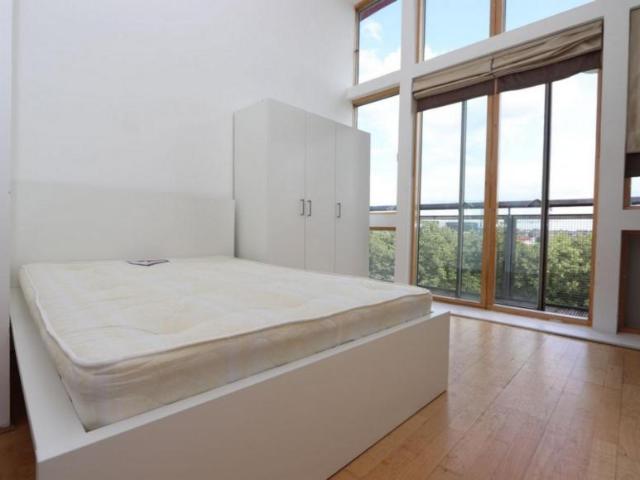 Room for rent in East Greenwich, Greater London