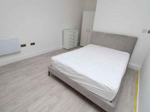 Room for rent in Callis Yard, Greater London