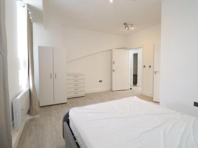 Room for rent in Callis Yard, Greater London