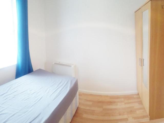 Room for rent in London Borough of Ealing, Park Royal