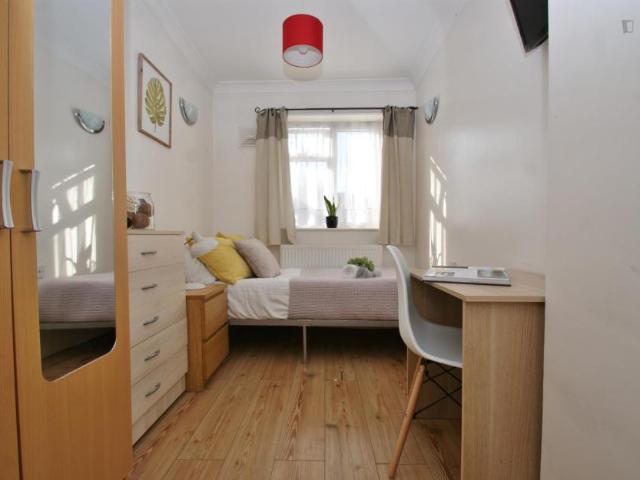 Room for rent in London Borough of Ealing, Greater London