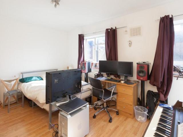 Room for rent in Archway, Greater London