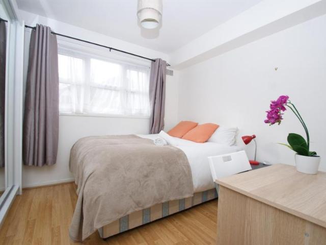Room for rent in London Borough of Ealing, Park Royal