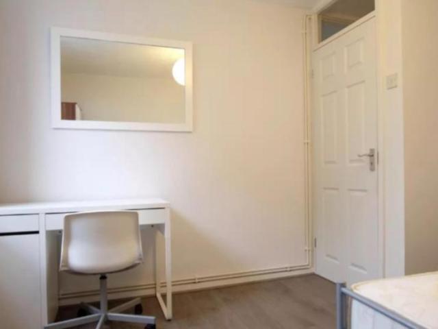 Room for rent in Bromley-by-Bow, Poplar Grove