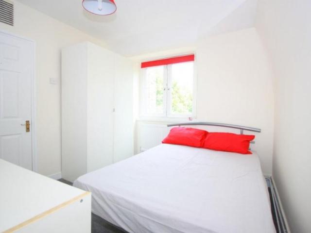 Room for rent in Clapham, Greater London