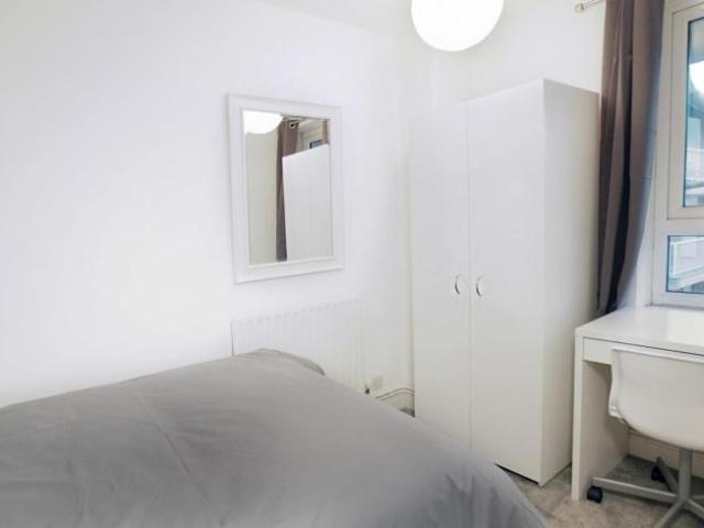 Room for rent in London Borough of Tower Hamlets, Greater London