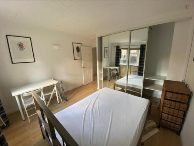 Room for rent in Maida Hill, Greater London